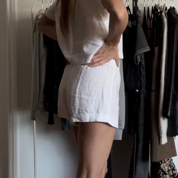 Reformation White Linen Shorts - Picture 3 of 8